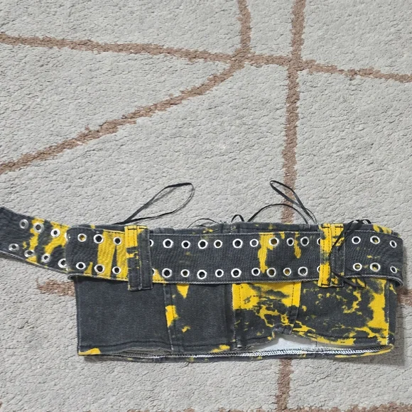 AKIRA Black and Yellow Crop Top with Silver Buckle - Picture 4 of 7